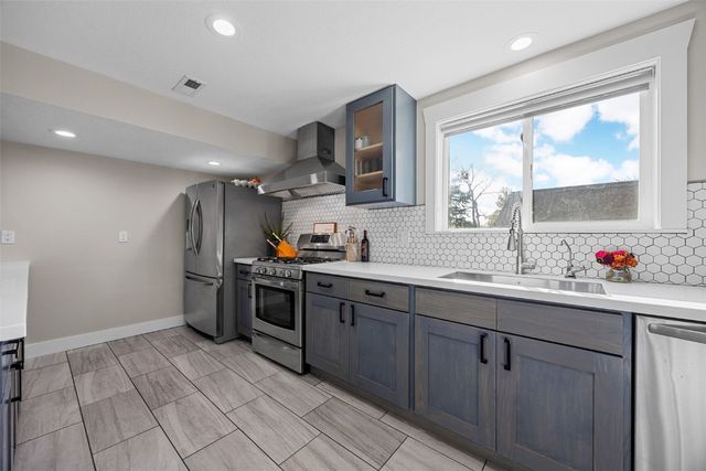 155 N Front, North Liberty, IA 52317