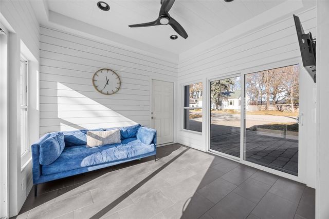 155 N Front, North Liberty, IA 52317