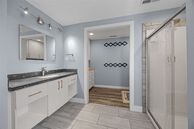 155 N Front, North Liberty, IA 52317