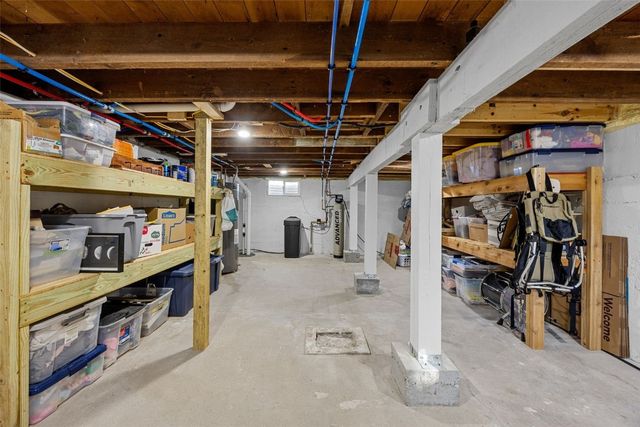 155 N Front, North Liberty, IA 52317