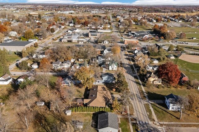 155 N Front, North Liberty, IA 52317