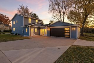 155 N Front, North Liberty, IA 52317