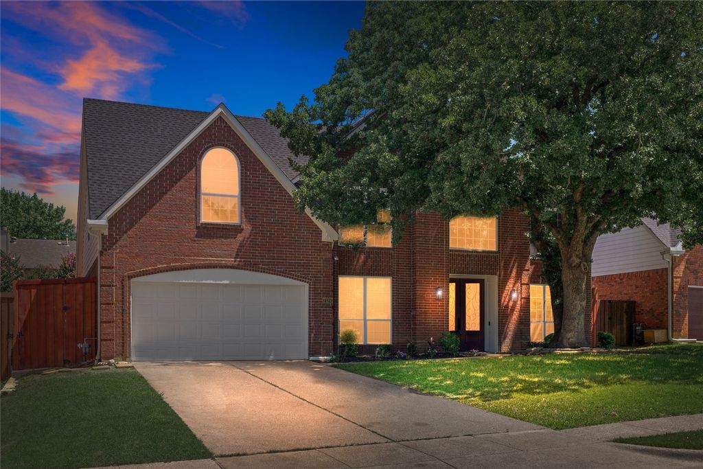 2124 Sandell Drive, Grapevine, TX 76051