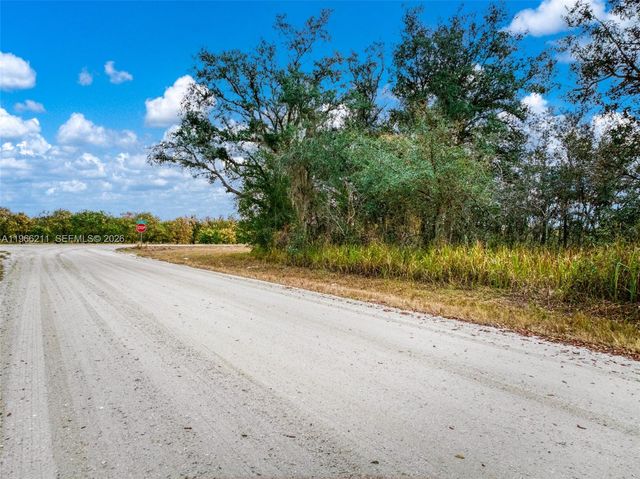 2713 W Hasbrouck Road, Avon Park, FL 33825