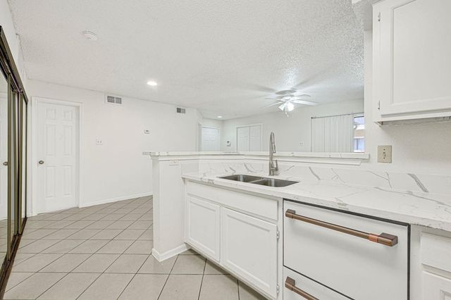 2300 Old Spanish Trail 1110, Houston, TX 77054