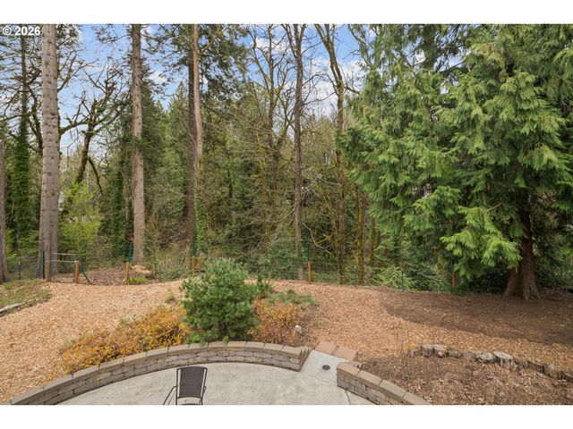 19022 OLD RIVER Dr, West Linn, OR 97068