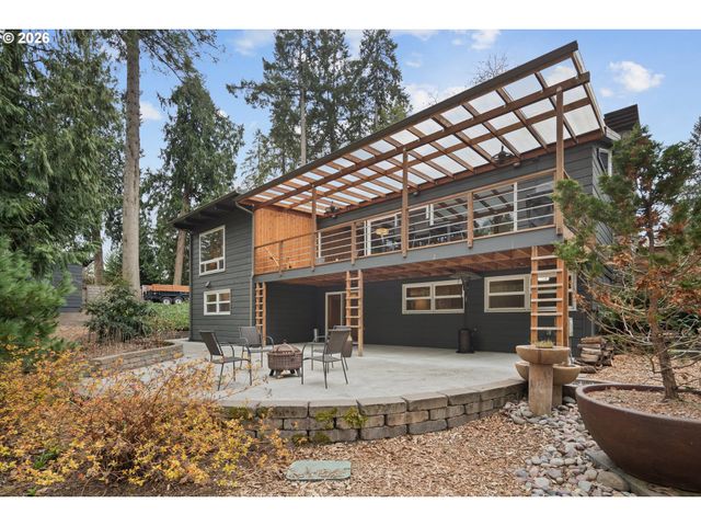 19022 OLD RIVER Dr, West Linn, OR 97068