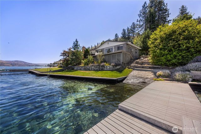 3132 S Lakeshore Road, Chelan, WA 98816
