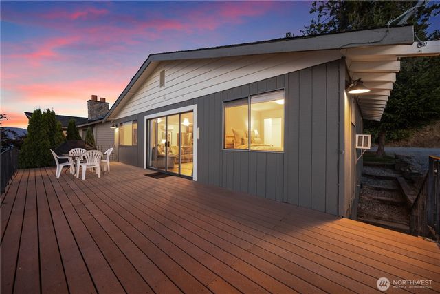 3132 S Lakeshore Road, Chelan, WA 98816