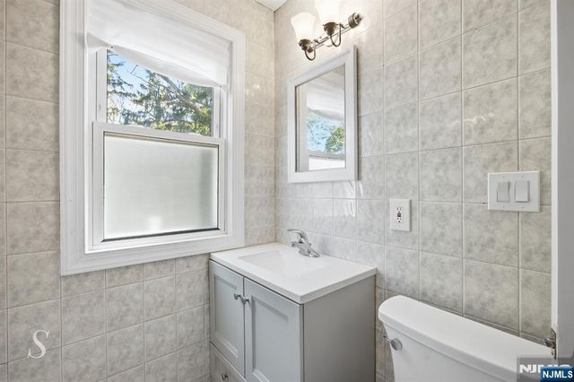 80 Joyce Road, Tenafly, NJ 07670