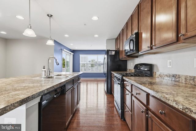 8441 STANSBURY LAKE DR, Baltimore, MD 21222