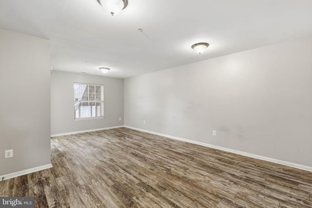 8441 STANSBURY LAKE DR, Baltimore, MD 21222