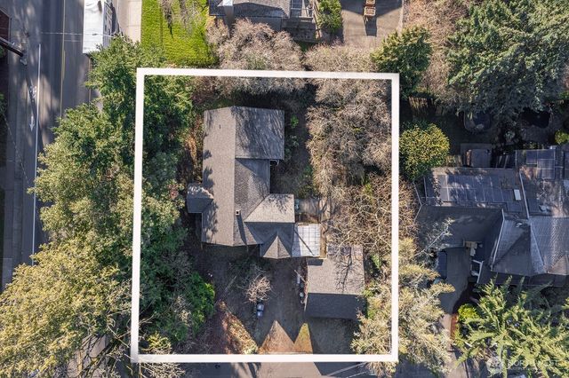 5721 108th Avenue NE, Kirkland, WA 98033