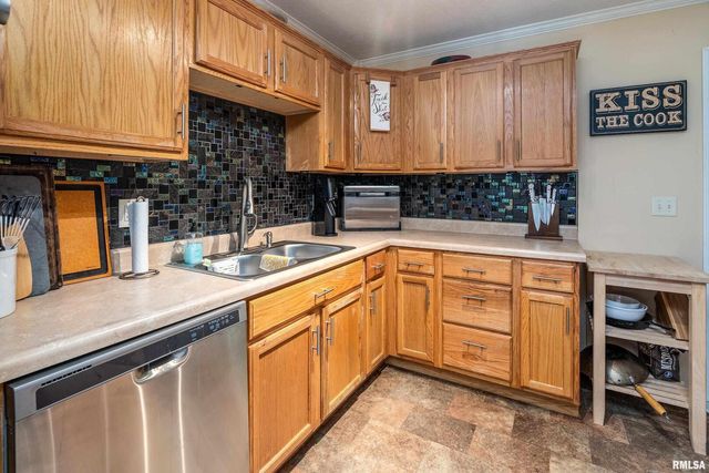 701 E CAMPUS Drive, Carbondale, IL 62901