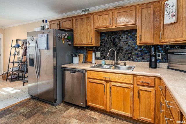 701 E CAMPUS Drive, Carbondale, IL 62901