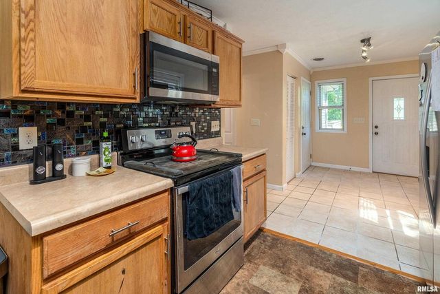 701 E CAMPUS Drive, Carbondale, IL 62901