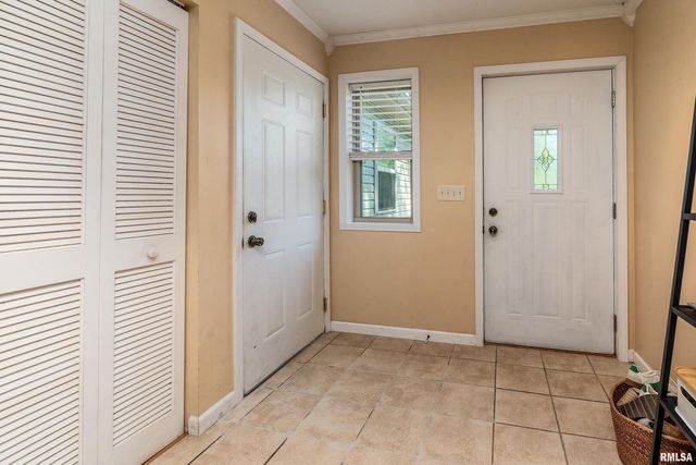 701 E CAMPUS Drive, Carbondale, IL 62901