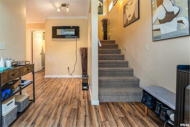 701 E CAMPUS Drive, Carbondale, IL 62901