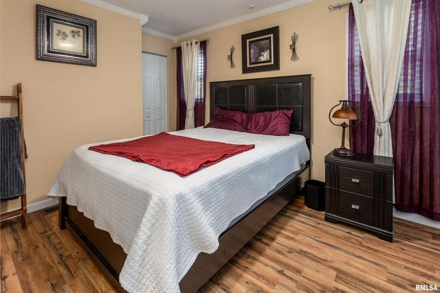 701 E CAMPUS Drive, Carbondale, IL 62901