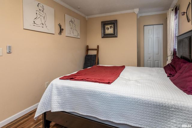 701 E CAMPUS Drive, Carbondale, IL 62901