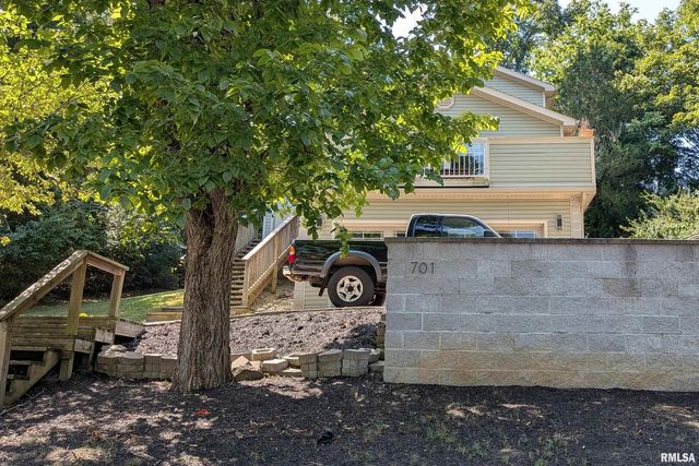 701 E CAMPUS Drive, Carbondale, IL 62901