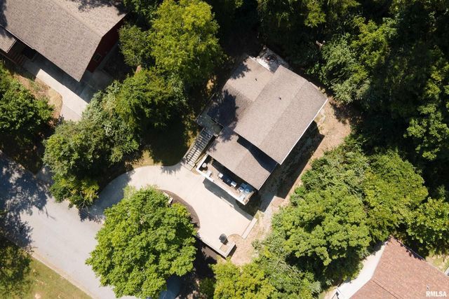 701 E CAMPUS Drive, Carbondale, IL 62901