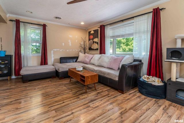 701 E CAMPUS Drive, Carbondale, IL 62901