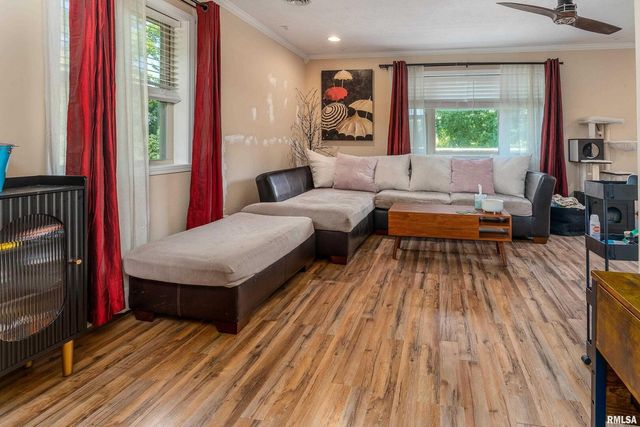 701 E CAMPUS Drive, Carbondale, IL 62901