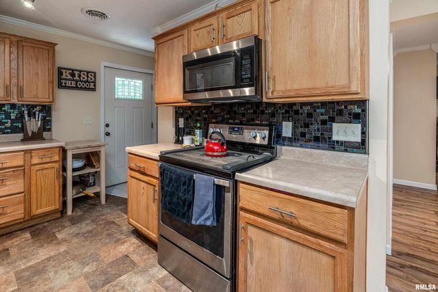 701 E CAMPUS Drive, Carbondale, IL 62901