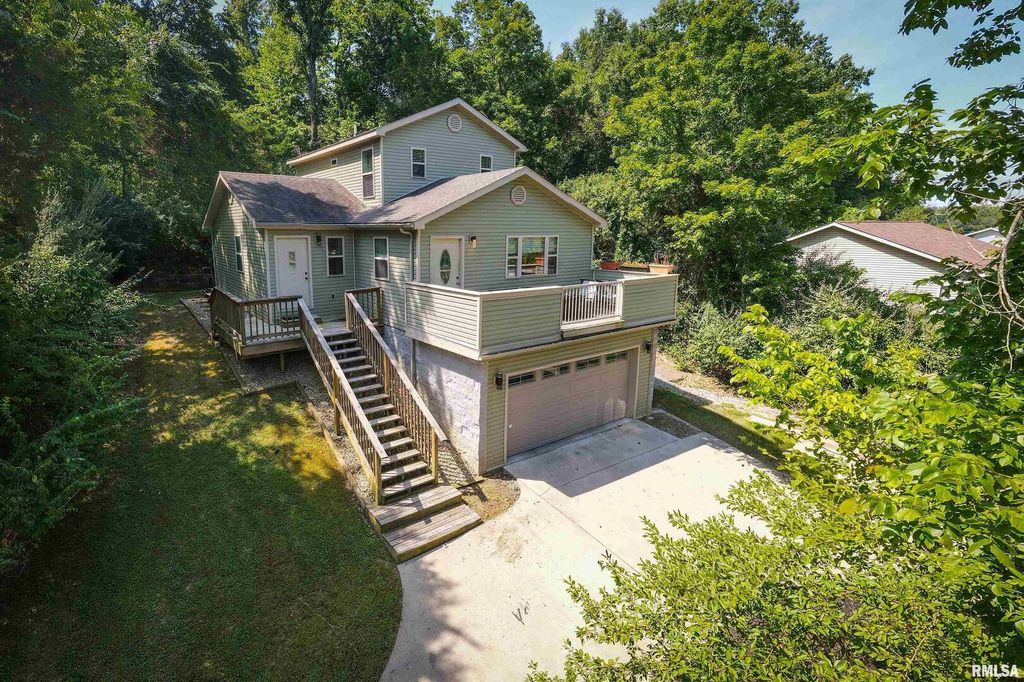 701 E CAMPUS Drive, Carbondale, IL 62901