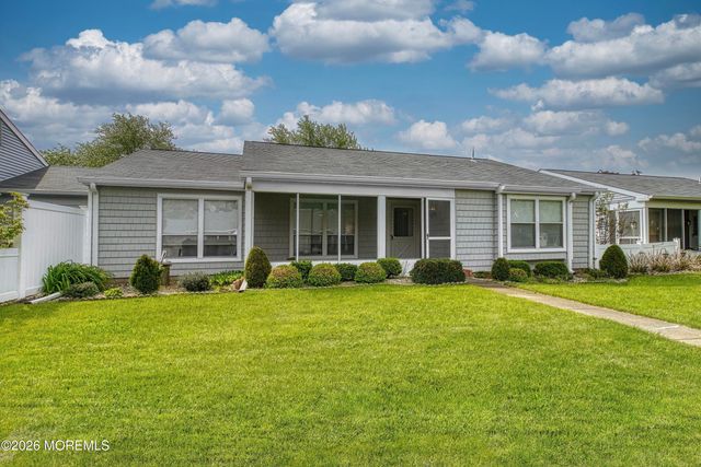 943 Liverpool Circle B, Manchester, NJ 08759