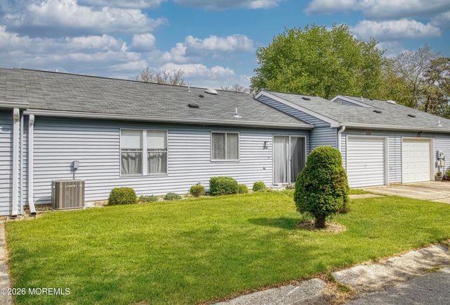 943 Liverpool Circle B, Manchester, NJ 08759