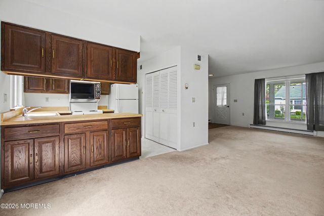 943 Liverpool Circle B, Manchester, NJ 08759