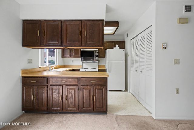 943 Liverpool Circle B, Manchester, NJ 08759