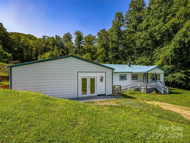 471 Claude Cook Road, Sylva, NC 28779
