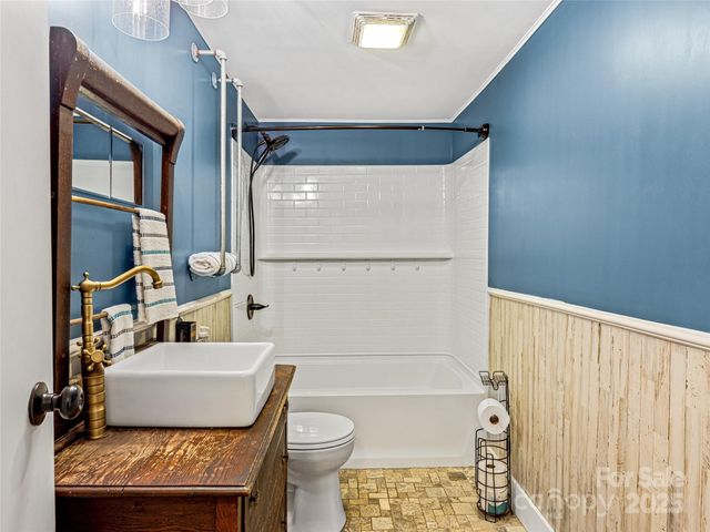 471 Claude Cook Road, Sylva, NC 28779