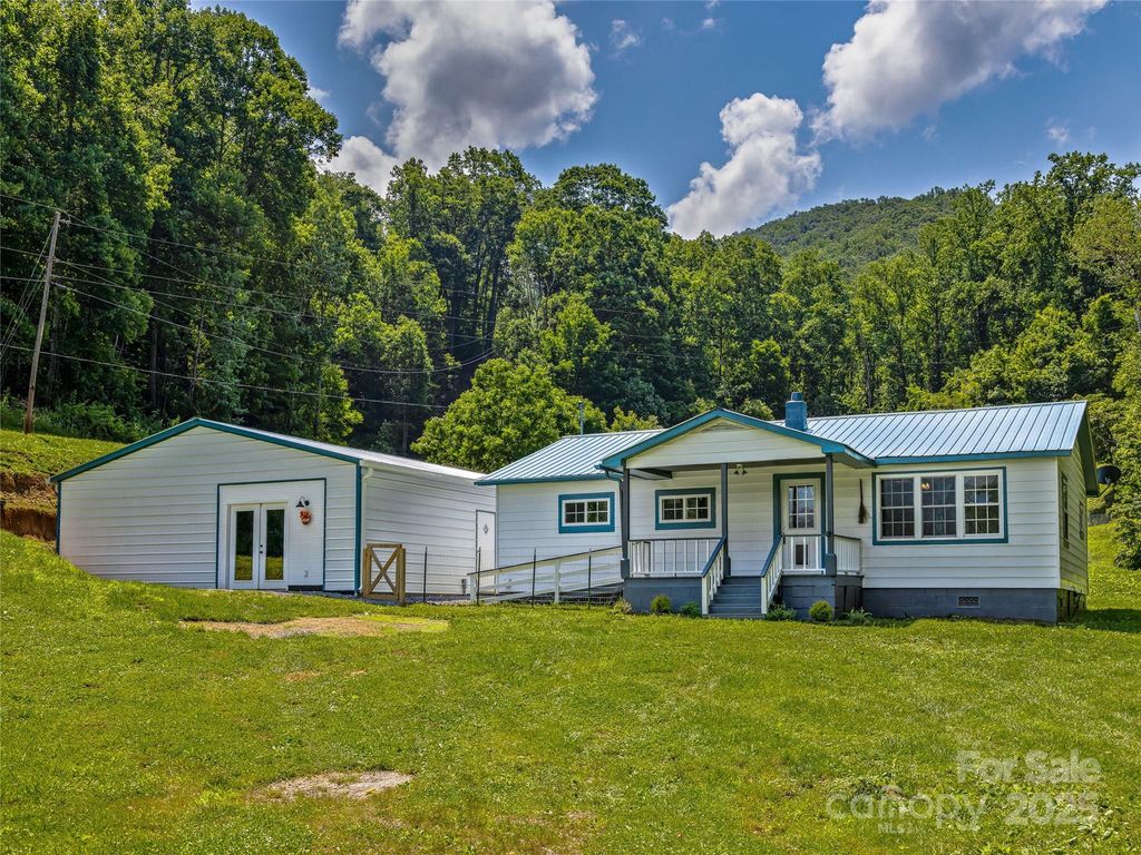 471 Claude Cook Road, Sylva, NC 28779