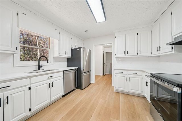 1020 Laurel Lake Drive, Ball Ground, GA 30107