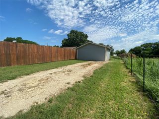 10606 County Road 1020, Burleson, TX 76028