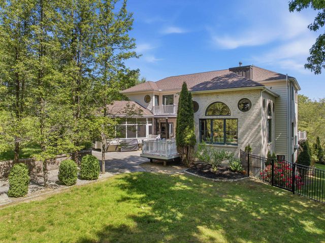 15 Chardonnay Terrace, Bedford, NH 03110