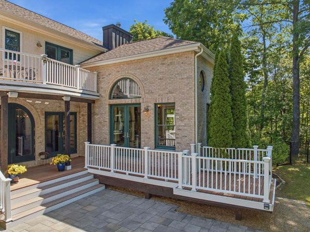 15 Chardonnay Terrace, Bedford, NH 03110