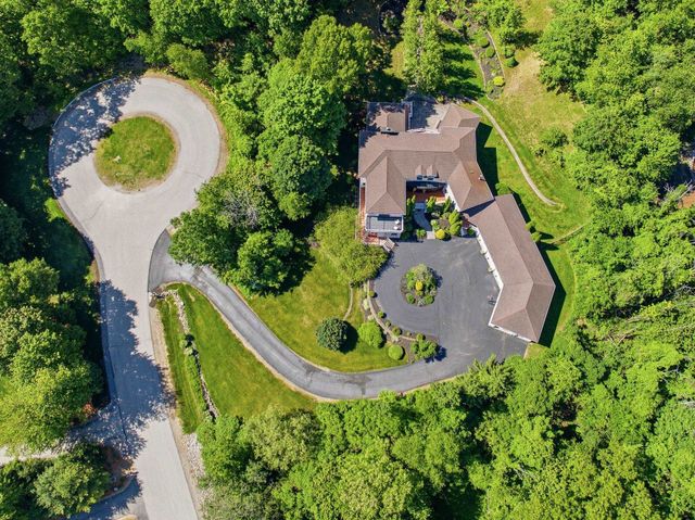 15 Chardonnay Terrace, Bedford, NH 03110