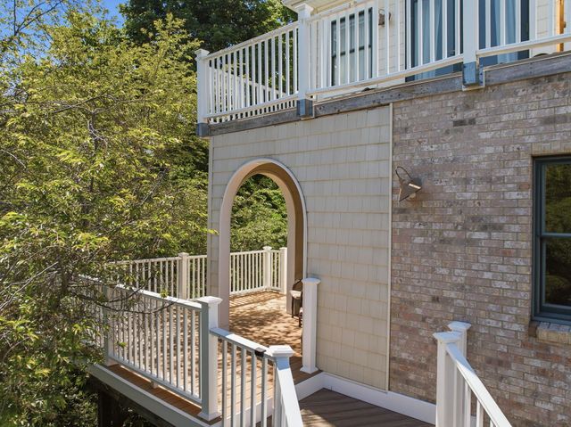 15 Chardonnay Terrace, Bedford, NH 03110
