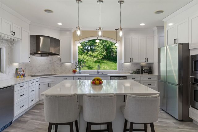 15 Chardonnay Terrace, Bedford, NH 03110