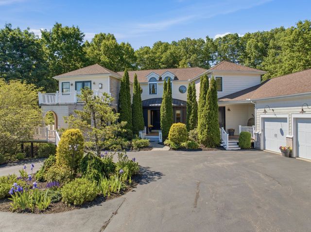 15 Chardonnay Terrace, Bedford, NH 03110