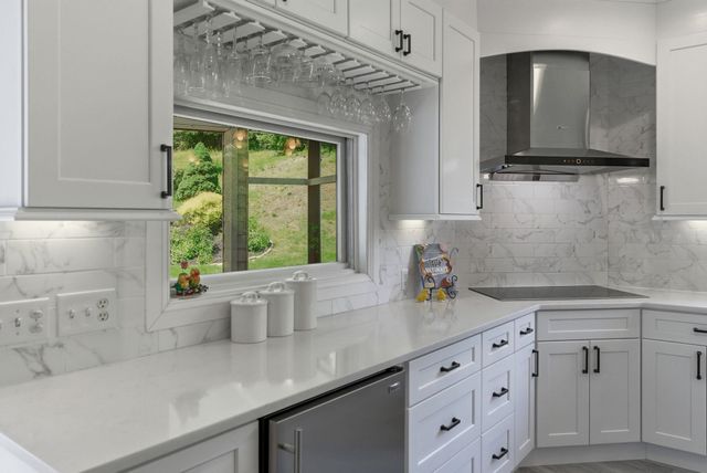 15 Chardonnay Terrace, Bedford, NH 03110
