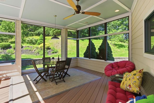 15 Chardonnay Terrace, Bedford, NH 03110