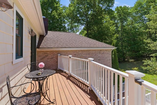 15 Chardonnay Terrace, Bedford, NH 03110