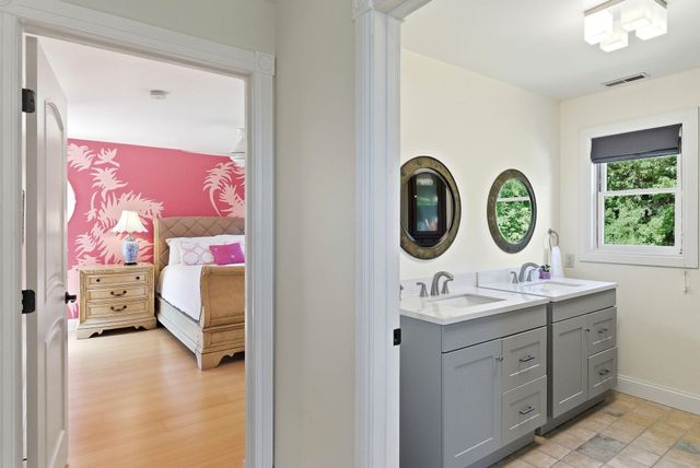 15 Chardonnay Terrace, Bedford, NH 03110