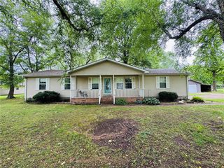 305 Harrison Lane, Poplar Bluff, MO 63901